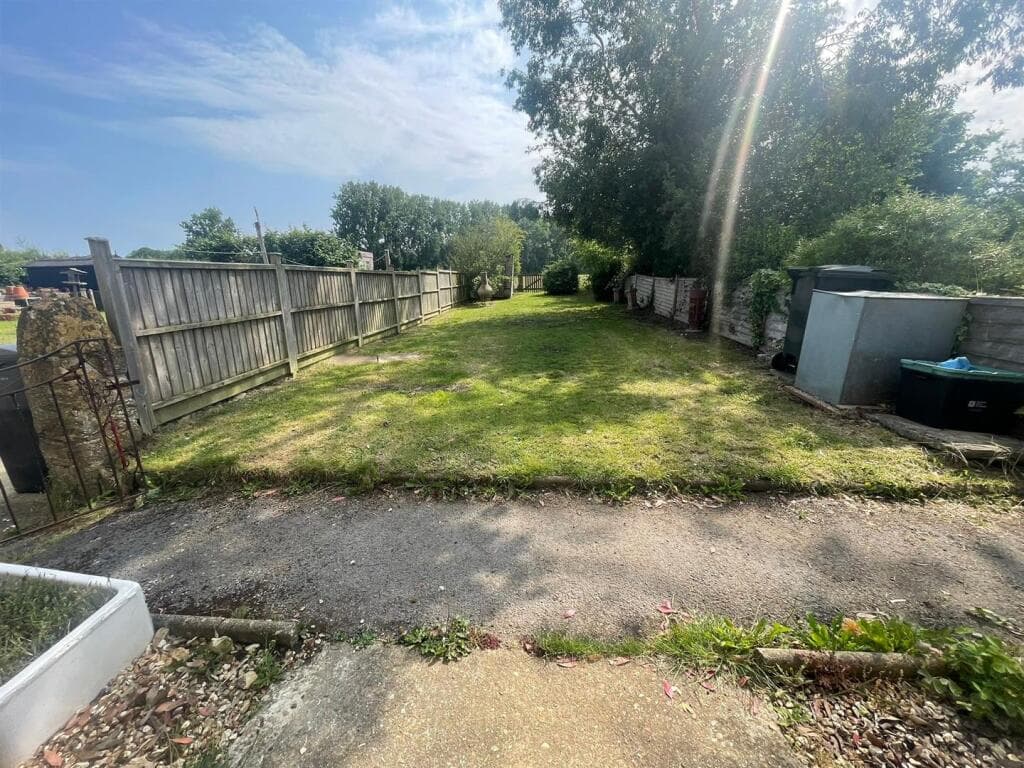 Puddletown, Haselbury Plucknett - NO CHAIN - Image 11