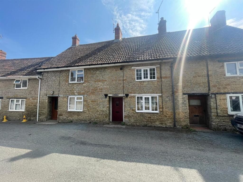 Puddletown, Haselbury Plucknett - NO CHAIN - Image 2