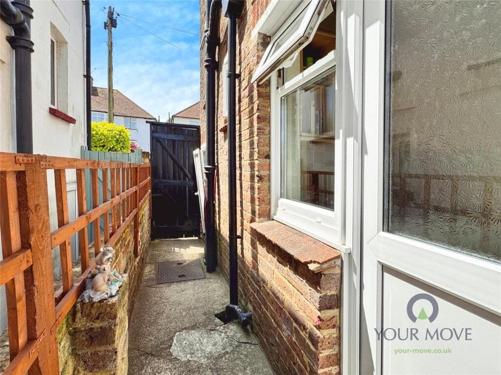 Crunden Road, Eastbourne, East Sussex, BN20 - Image 11