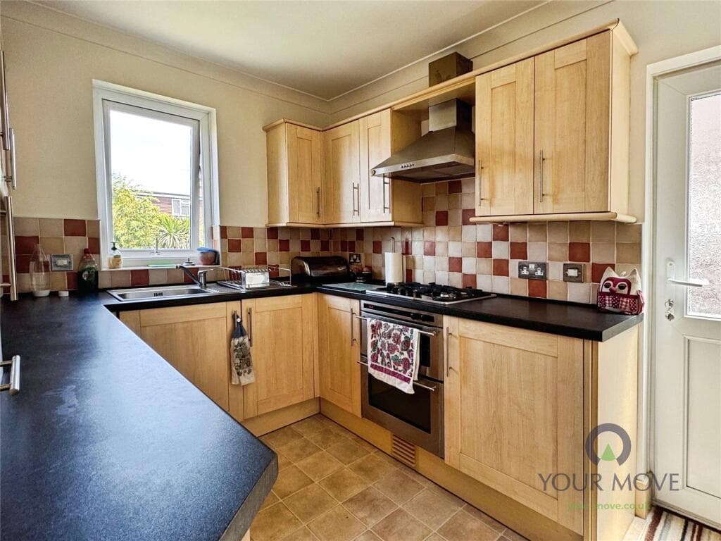 Crunden Road, Eastbourne, East Sussex, BN20 - Image 4