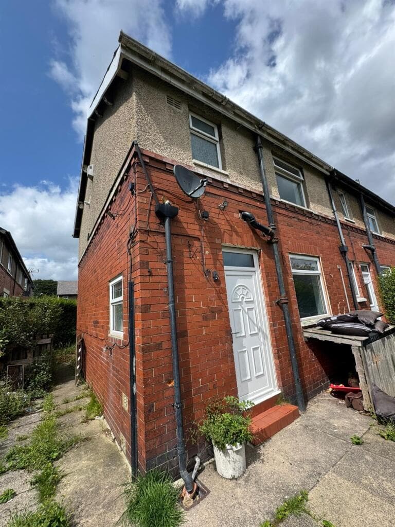 View property at Richmond Gardens, Sowerby Bridge