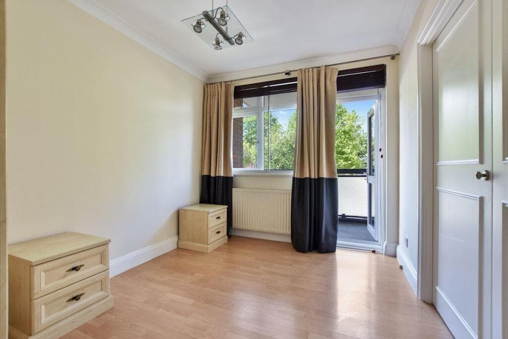 Sheridan Court, Belsize Road - Image 4