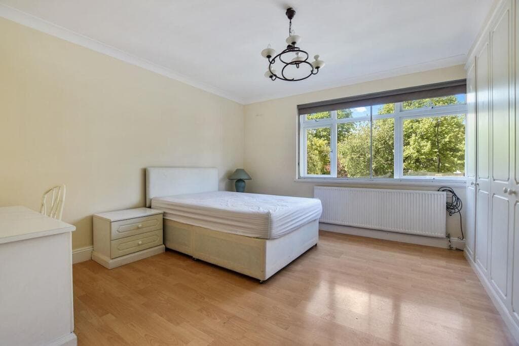 Sheridan Court, Belsize Road - Image 7