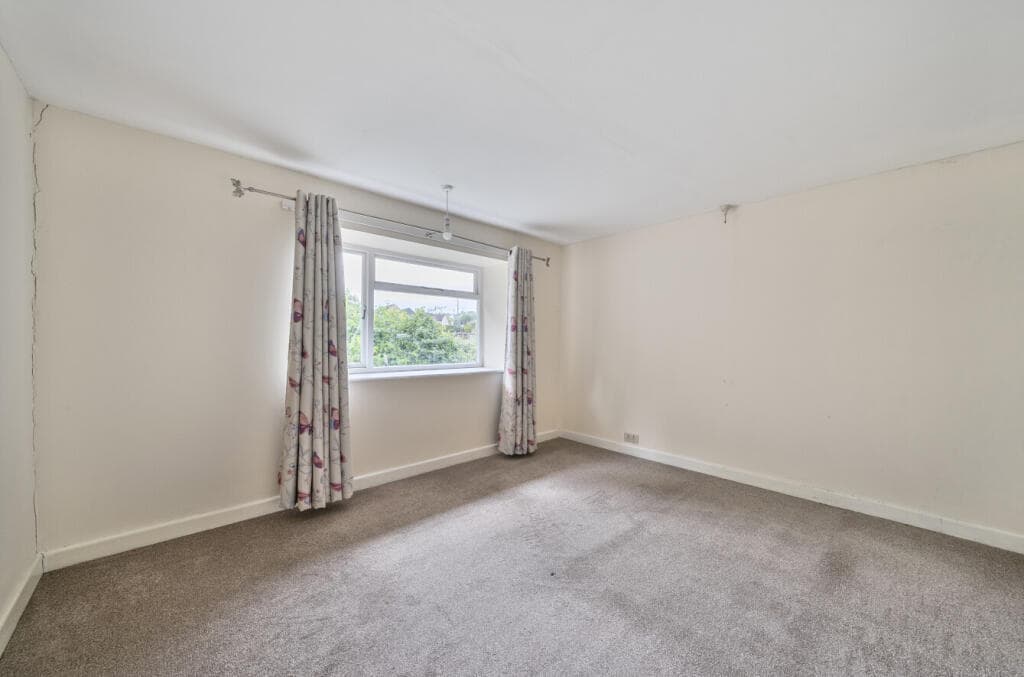 Chaffcombe Road, Chard, Somerset, TA20 - Image 11