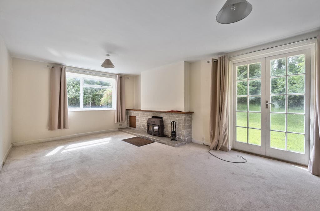 Chaffcombe Road, Chard, Somerset, TA20 - Image 2