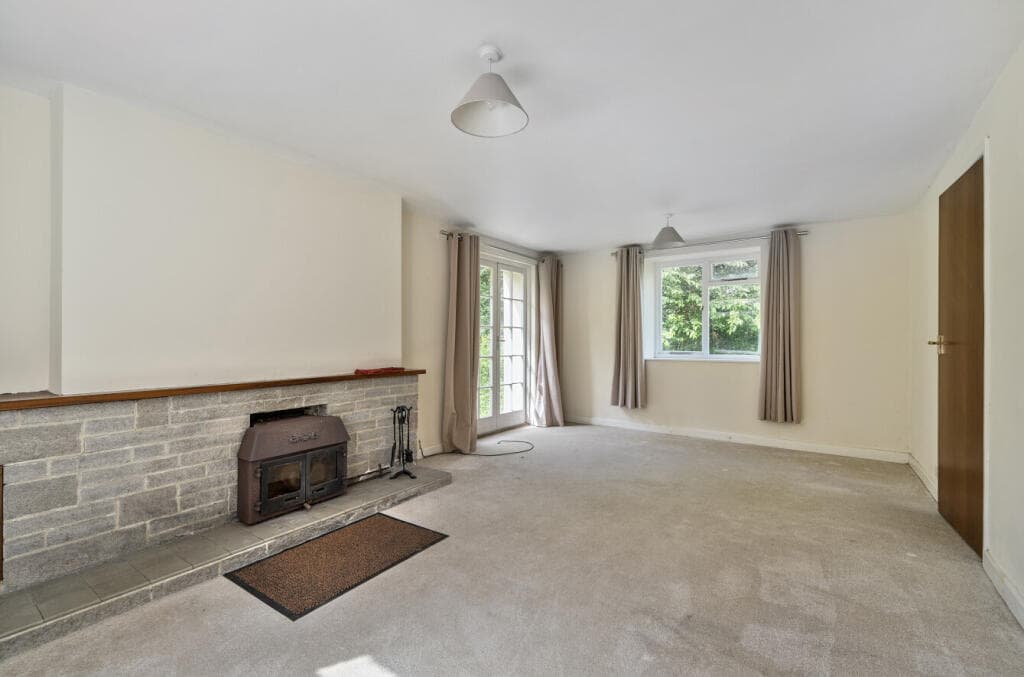 Chaffcombe Road, Chard, Somerset, TA20 - Image 3
