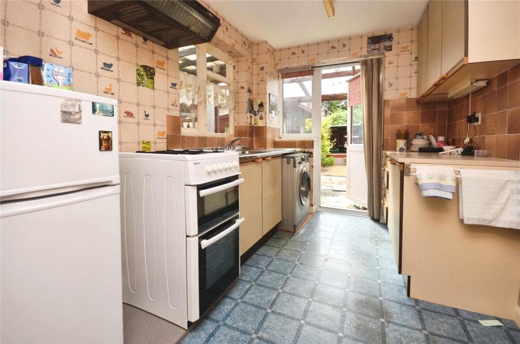 Rowland Way, Aylesbury, Buckinghamshire - Image 3