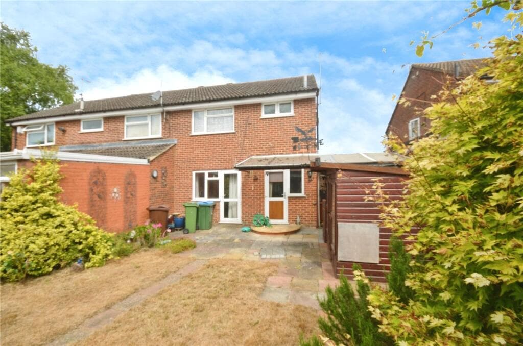 Rowland Way, Aylesbury, Buckinghamshire - Image 9