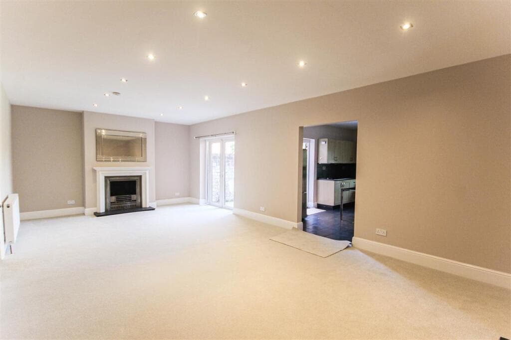 Upper Shirley Avenue, Southampton - Image 7