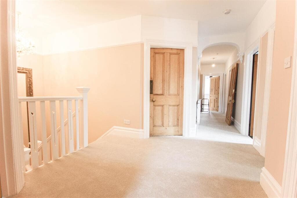 Upper Shirley Avenue, Southampton - Image 9