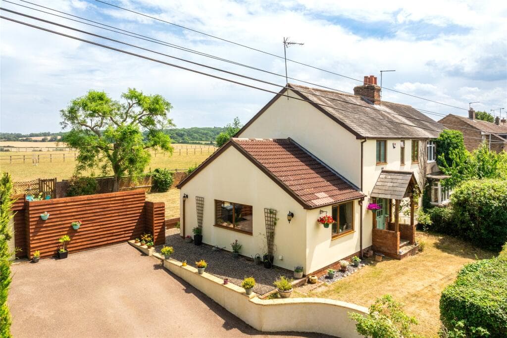 Long Lane, Aston End, Stevenage, Hertfordshire, SG2 - Image 2