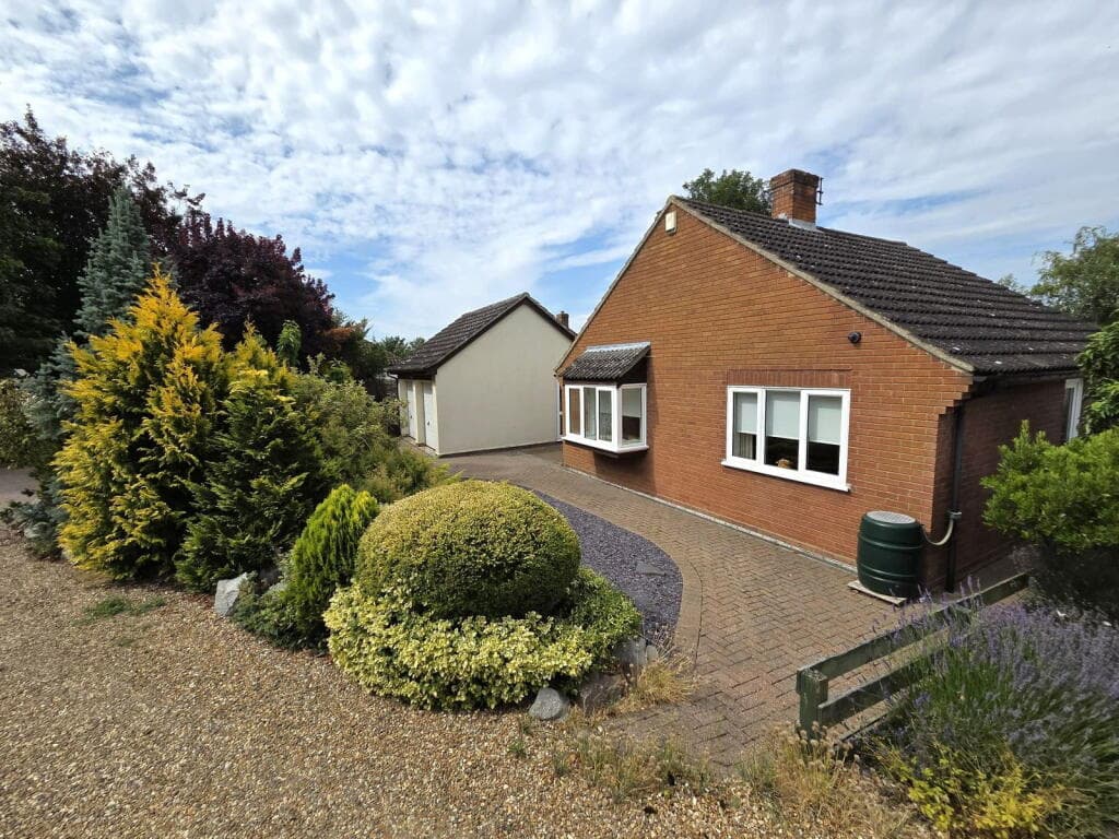 Middle Street, Great Gransden SG19 3AD - Image 3