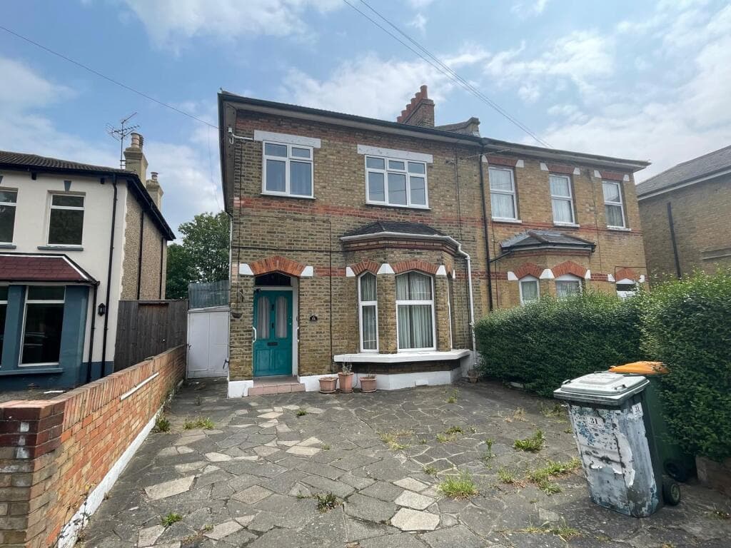 31 Margery Park Road, London, London E7 9LA - Image 1