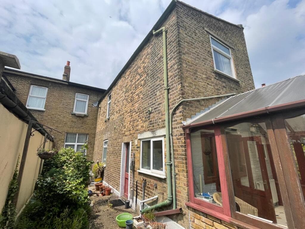 31 Margery Park Road, London, London E7 9LA - Image 2