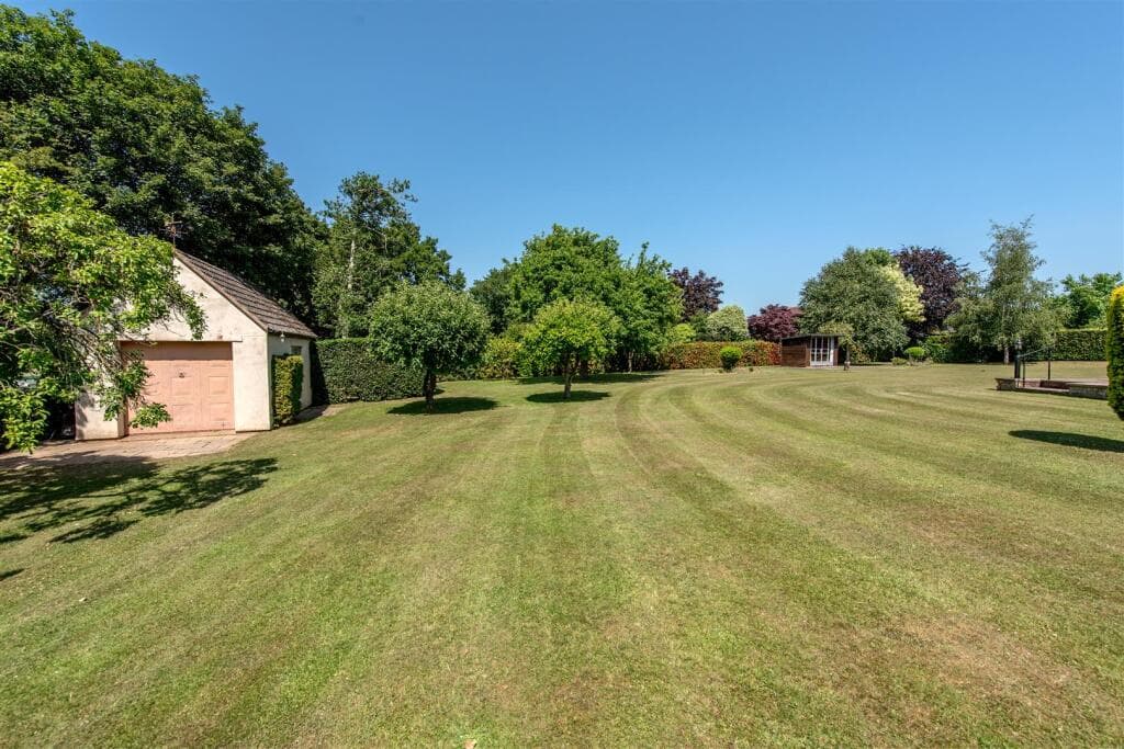 Private Road, Trull, Taunton - Image 10