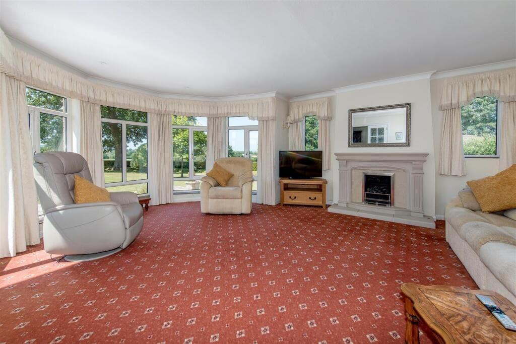 Private Road, Trull, Taunton - Image 6