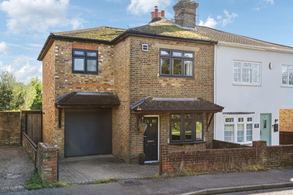 Lent Rise Road, Burnham, SL1 - Image 1