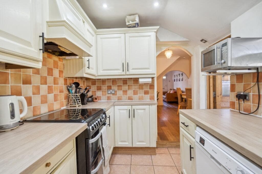 Lent Rise Road, Burnham, SL1 - Image 7