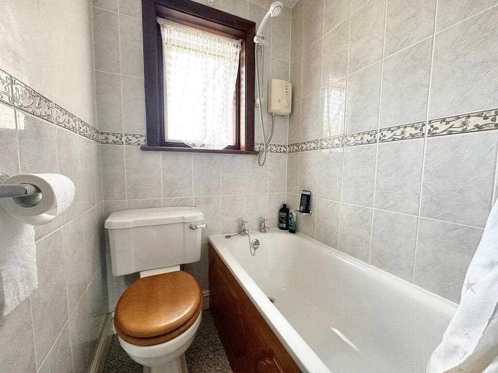 Chapel Lane, Langley, SO45 - Image 4