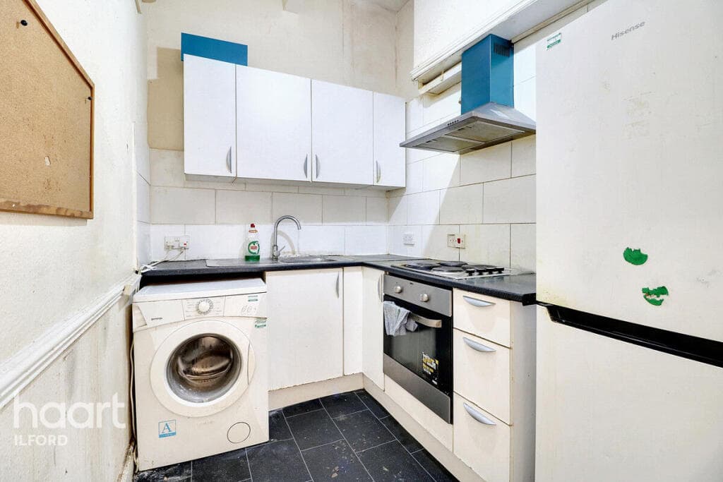 Aldborough Road South, Ilford - Image 3
