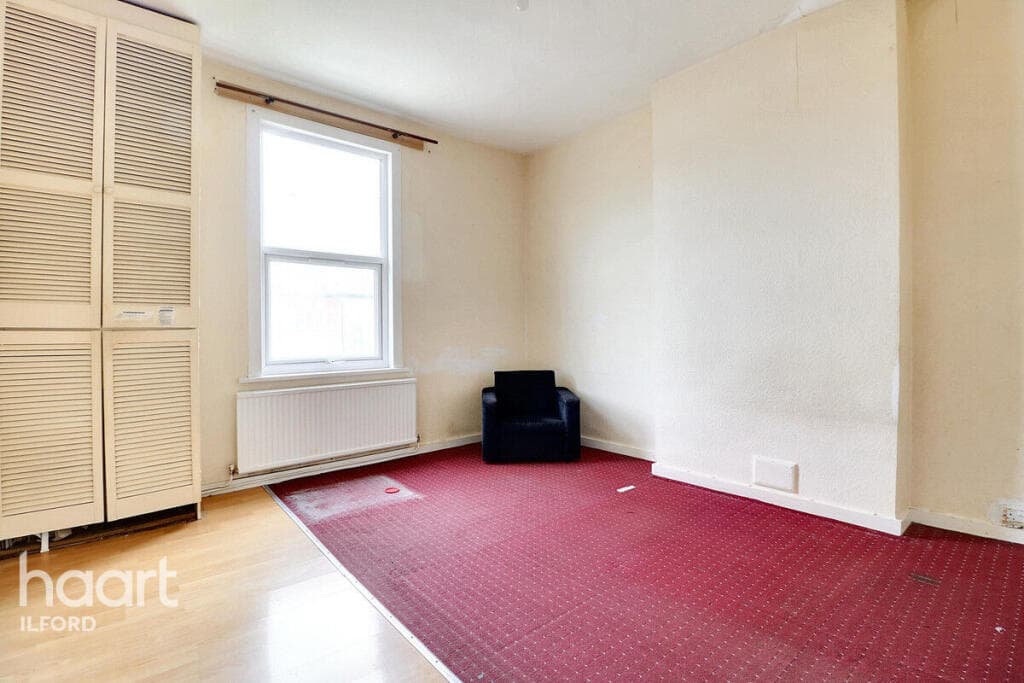 Aldborough Road South, Ilford - Image 4