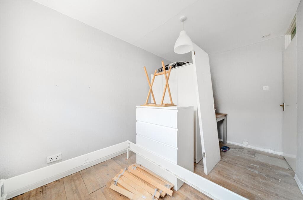 Resolution Walk, London, SE18 5 - Image 4
