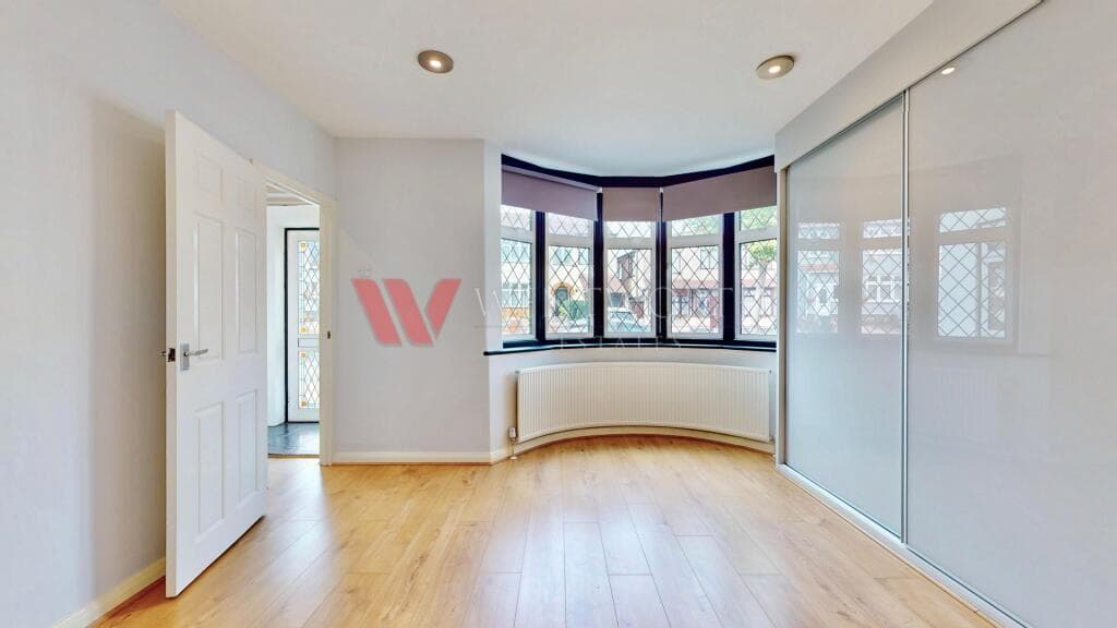 Netley Road, Newbury Park, IG2 - Image 4