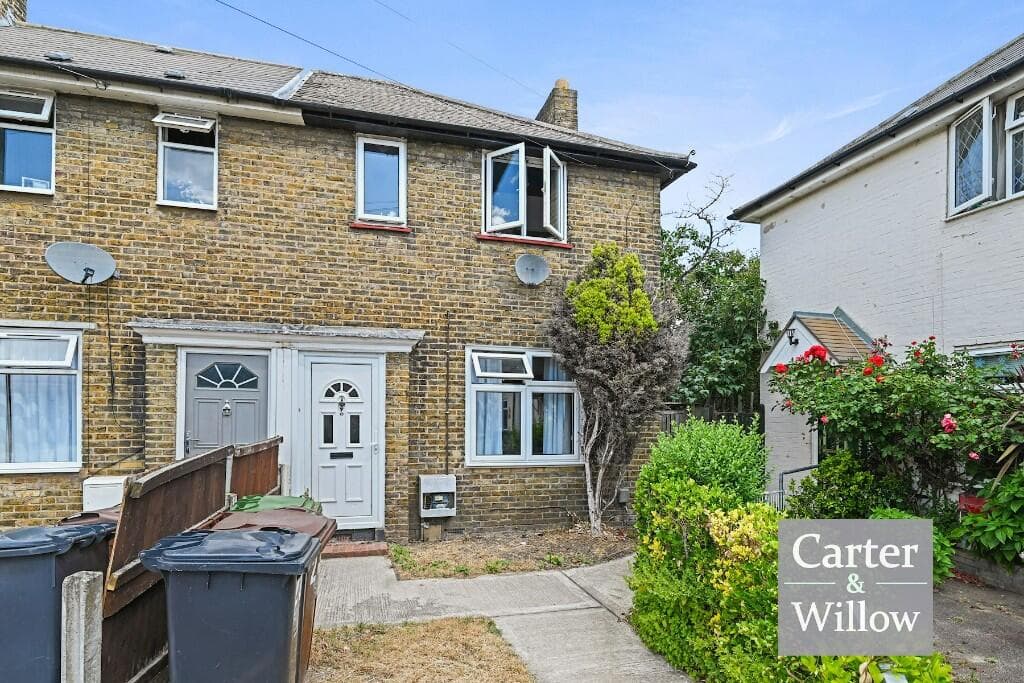Digby Gardens, Dagenham - Image 1