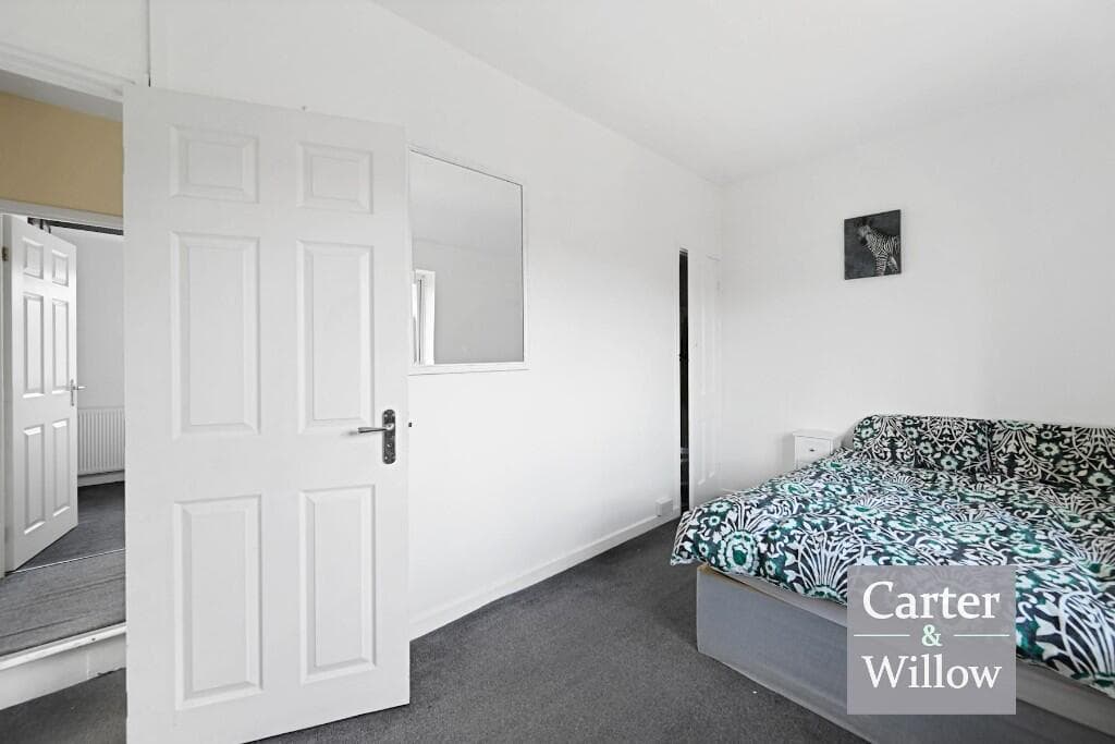 Digby Gardens, Dagenham - Image 11