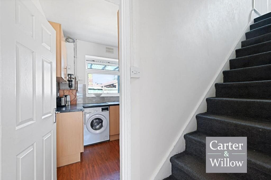 Digby Gardens, Dagenham - Image 9