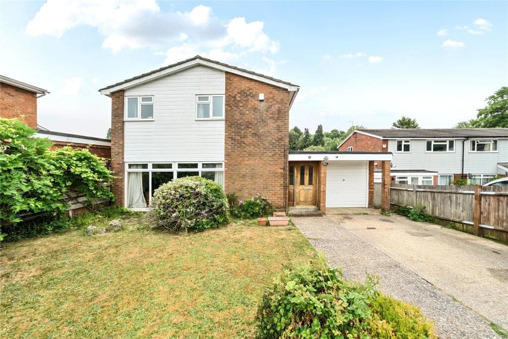 View property at Shipfield Close, Tatsfield, Westerham, Surrey