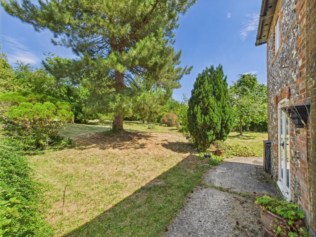 Bennett End Road - Image 3