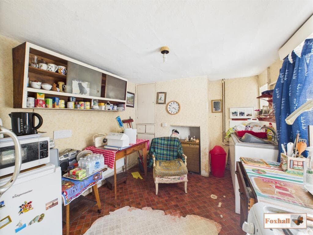 Woodbridge Road, Ipswich - Image 7