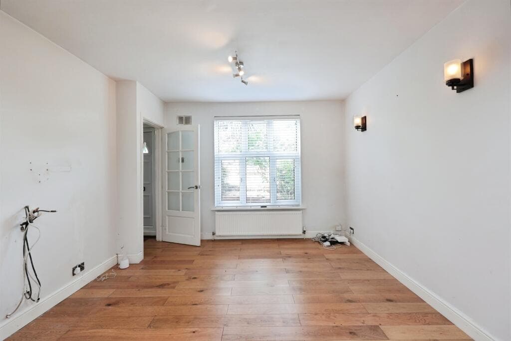 Underwood Road, HIGH WYCOMBE - Image 2