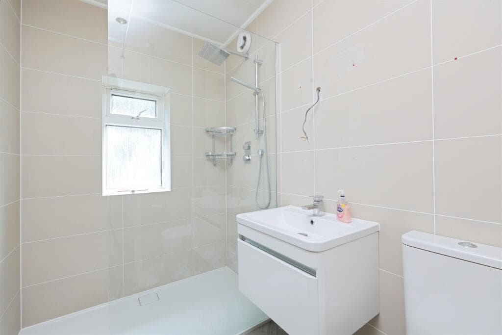 Underwood Road, HIGH WYCOMBE - Image 7