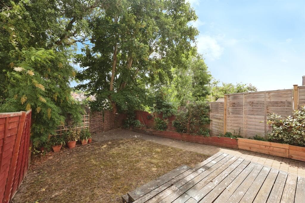 Underwood Road, HIGH WYCOMBE - Image 9