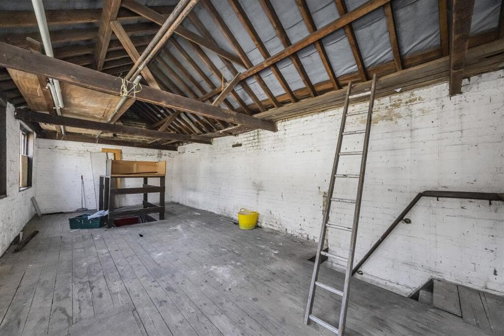 Fraser Road, Walthamstow, London - Image 4