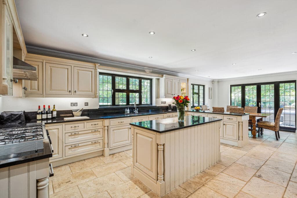 Earleydene, Ascot, SL5 - Image 3