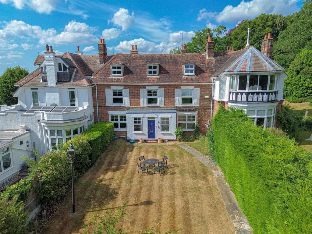 MARKETING VIDEO INSIDE - South Hill, Langdon Hills, Basildon - Image 2