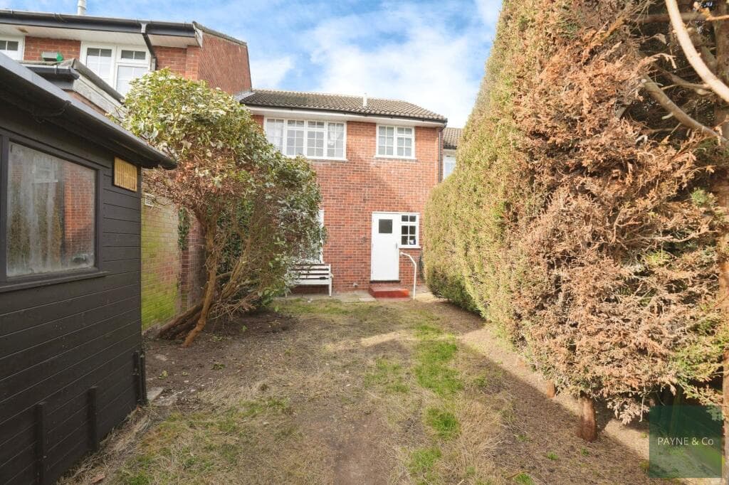 Crombie Close, Ilford, IG4 - Image 10