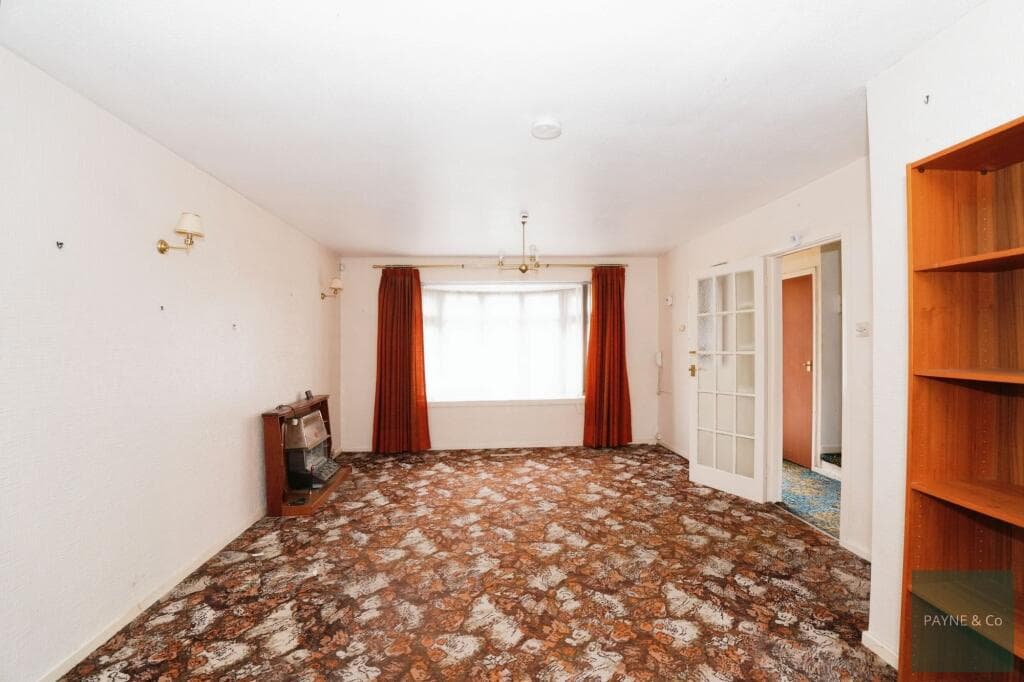 Crombie Close, Ilford, IG4 - Image 7