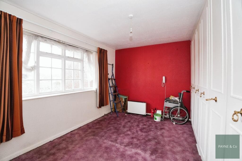 Crombie Close, Ilford, IG4 - Image 8