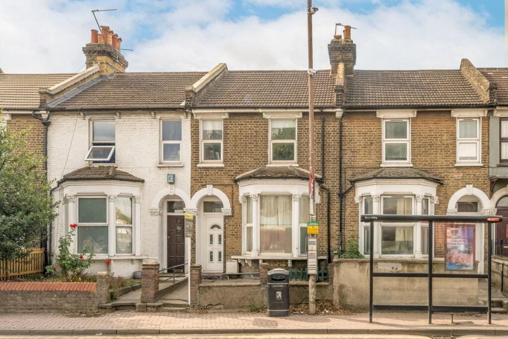 Woolwich Road, Charlton, SE7 - Image 1