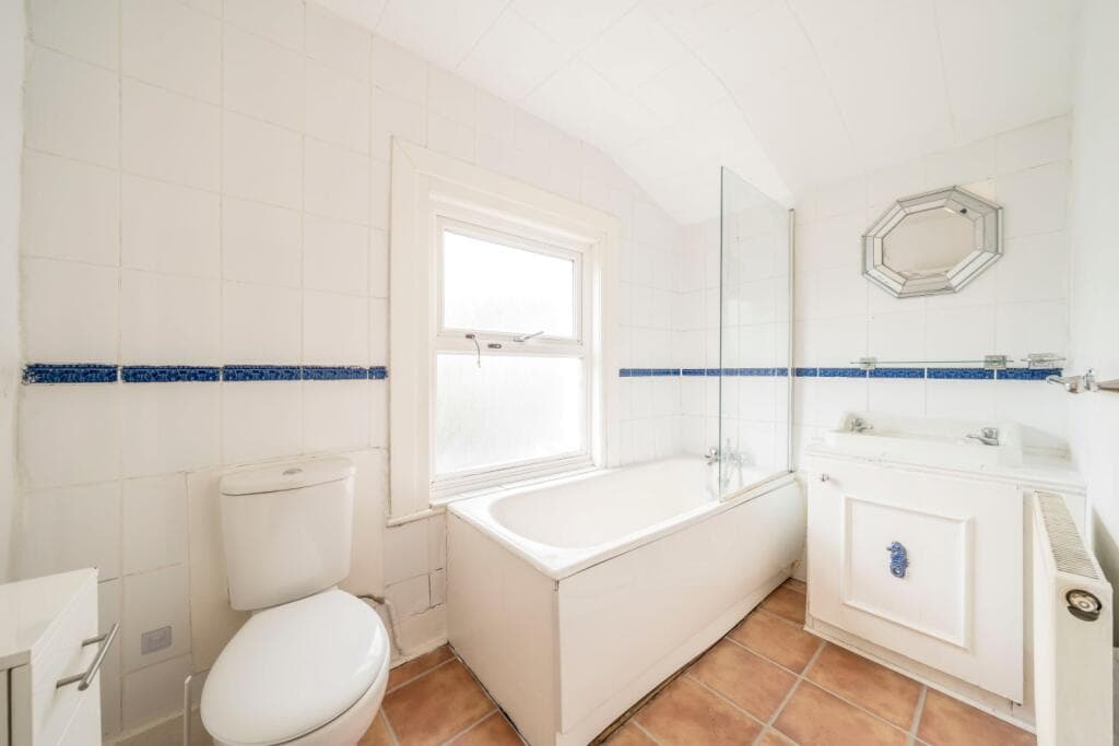 Woolwich Road, Charlton, SE7 - Image 4