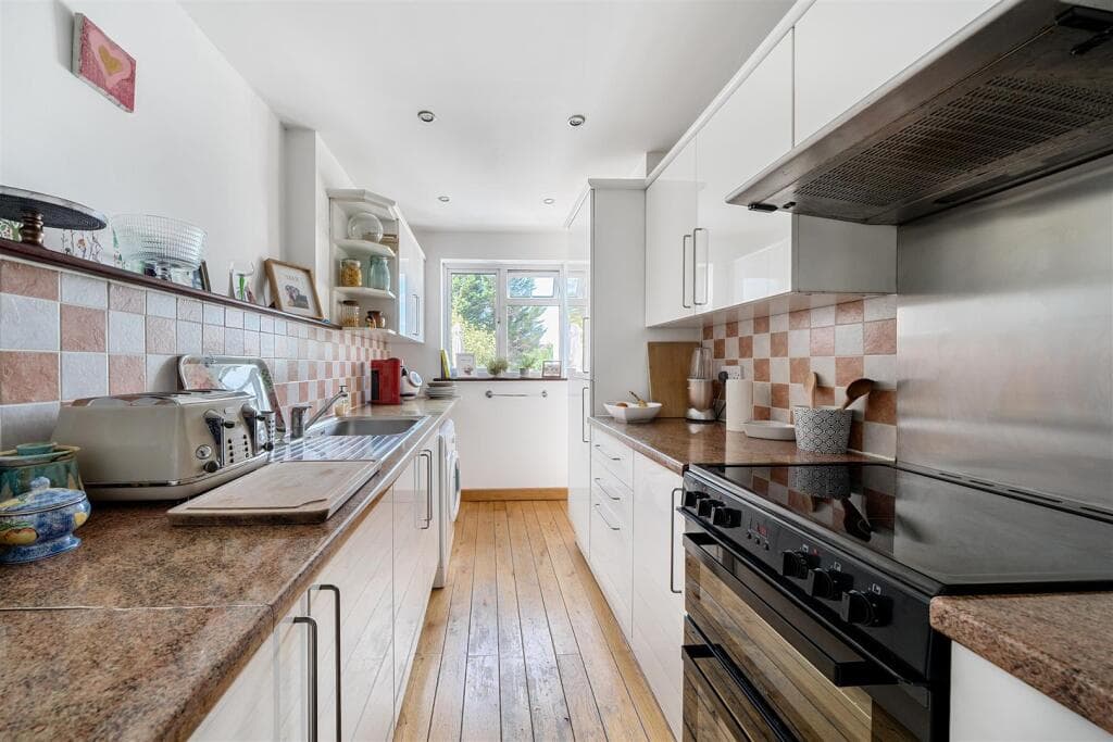 Aylesford Avenue, Beckenham - Image 6