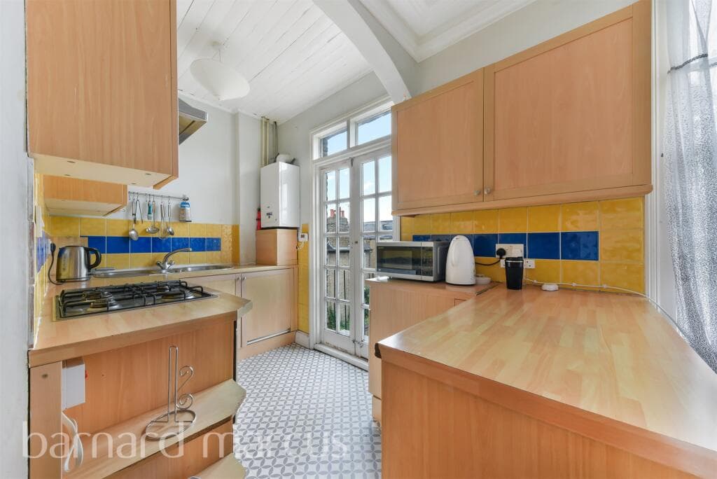 Cromwell Place, Mortlake, London - Image 11
