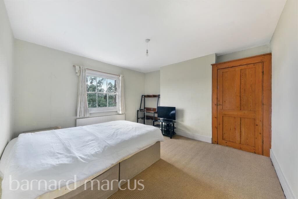 Cromwell Place, Mortlake, London - Image 7