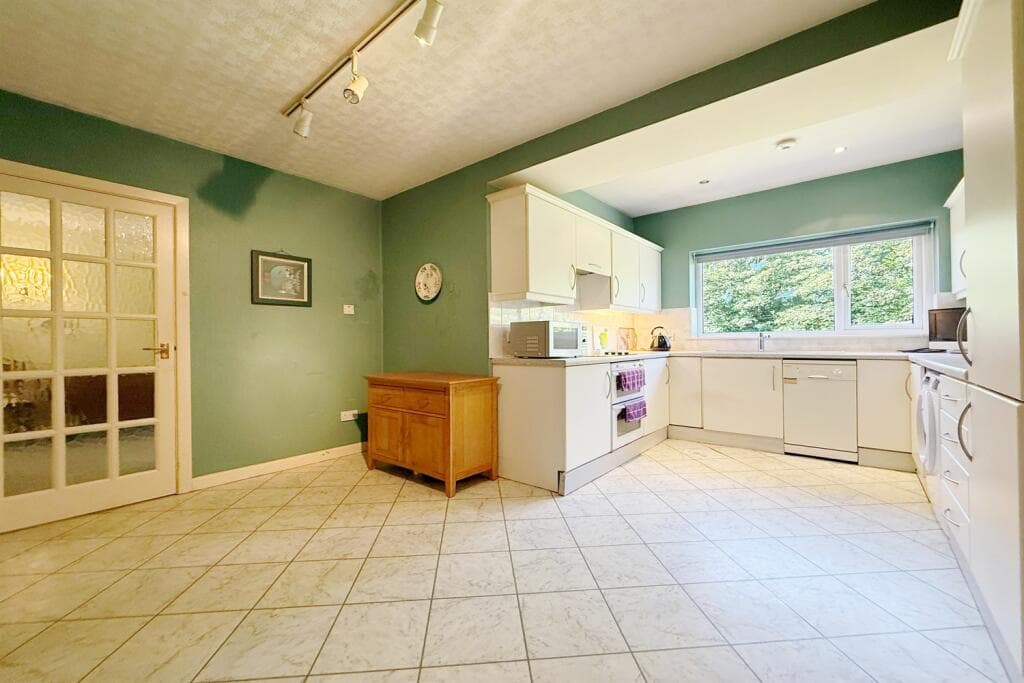 Ladythorn Grove, Bramhall - Image 9