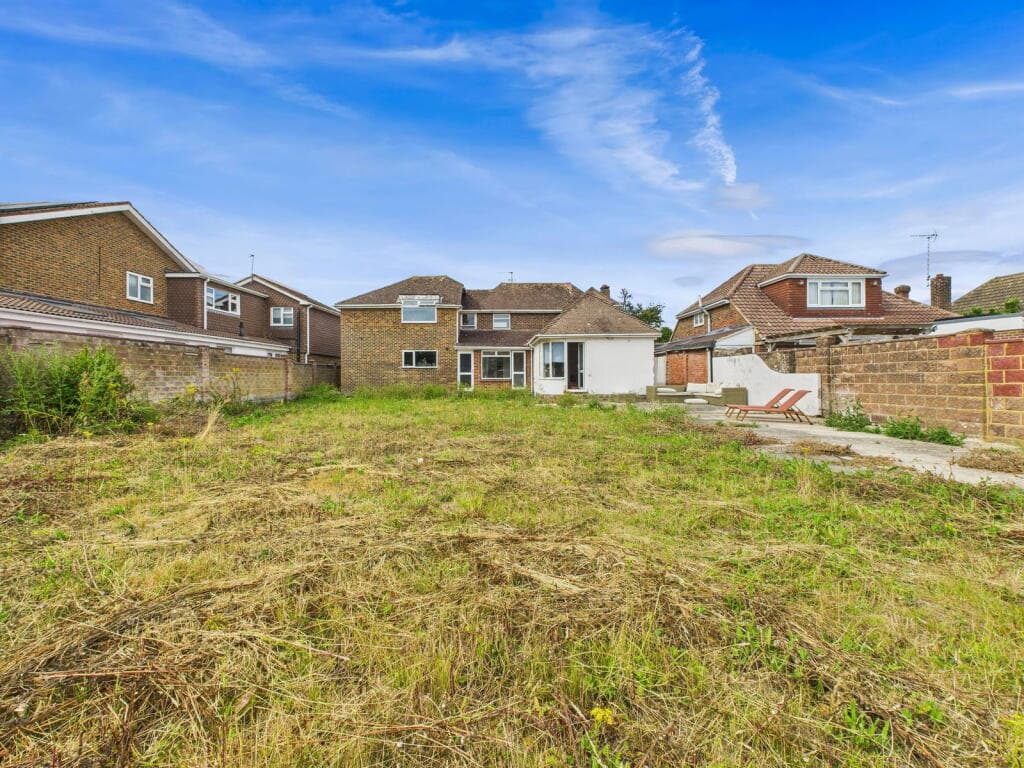 Grange Park, Ferring, Worthing, BN12 - Image 3