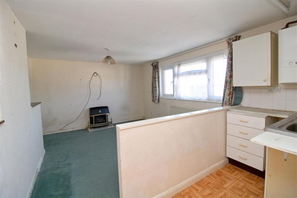 Sutton Road, Seaford - Image 2
